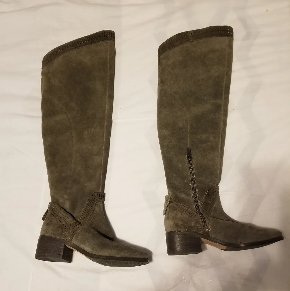 NWOT Vince Camute Karinda Over the Knee Boot Size 5M Color Olive Green/Gray